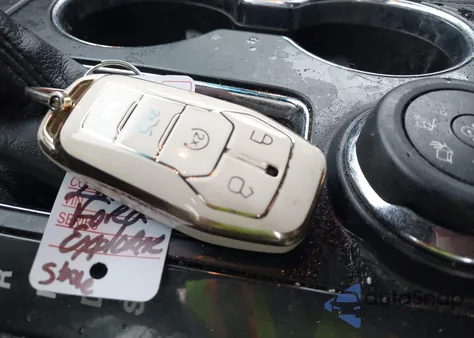 2016 Ford Explorer Xlt z USA, uszkodzony, nr VIN 1FM5K8D85GGC97651